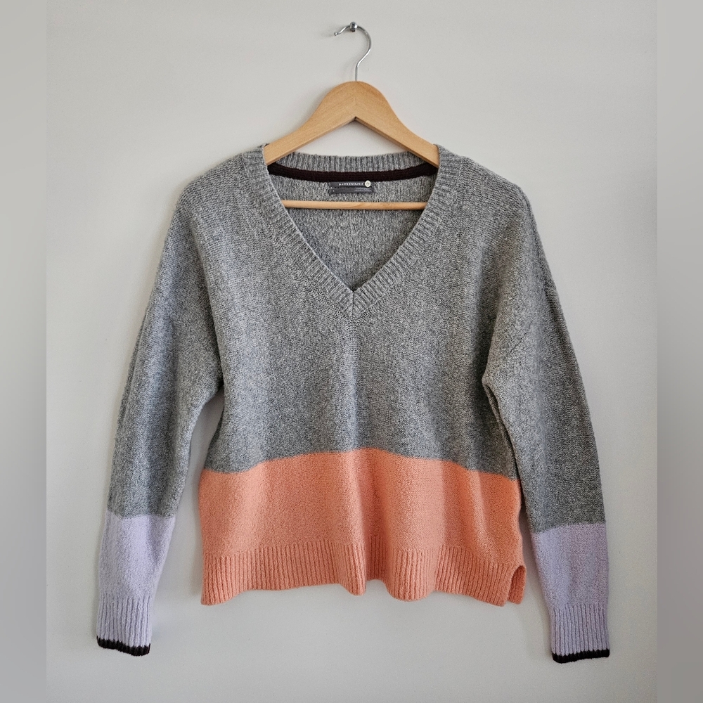 Anthropologie‎ Colorblock V-Neck Sweater Small Grey Coral Lilac Soft Knit Boho